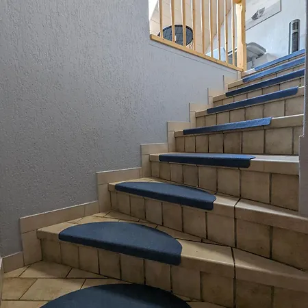 Apartment 3 Bedroom In The Center Of Fels