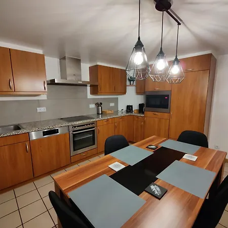 3 Bedroom In The Center Of Apartment *