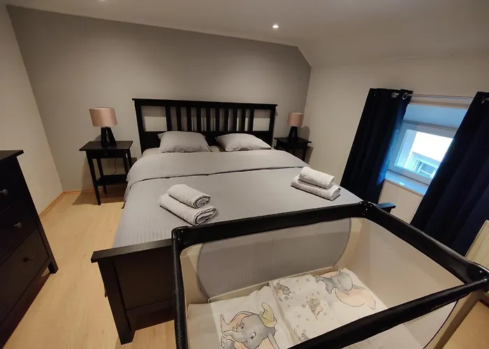 Lägenhet 3 Bedroom In The Center Of *